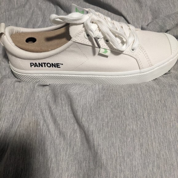 Cariuma OCA Low Pantone Shoes, Size 8 In Mens - Picture 3 of 5